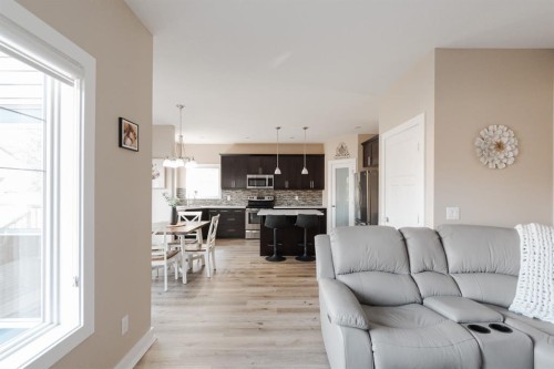 181 Diamondstone Ridge, Fort Mcmurray, AB - Indoor Photo Showing Living Room