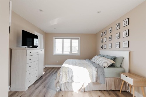 181 Diamondstone Ridge, Fort Mcmurray, AB - Indoor Photo Showing Bedroom