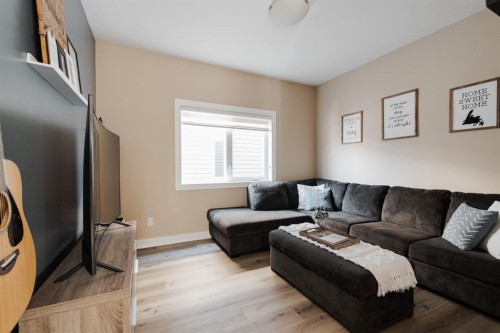 181 Diamondstone Ridge, Fort Mcmurray, AB - Indoor Photo Showing Living Room
