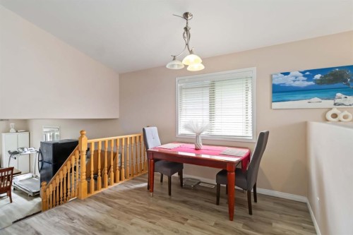 228 Paris Crescent, Fort Mcmurray, AB - Indoor Photo Showing Dining Room