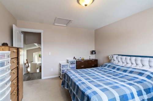 228 Paris Crescent, Fort Mcmurray, AB - Indoor Photo Showing Bedroom