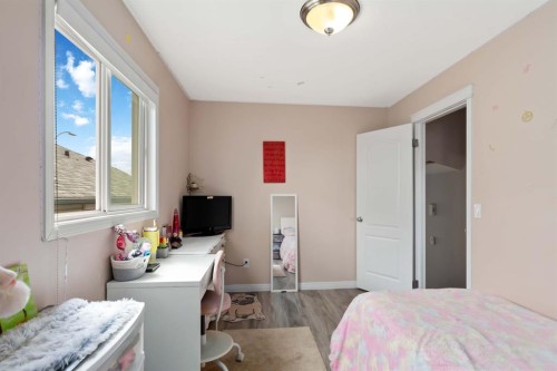 228 Paris Crescent, Fort Mcmurray, AB - Indoor Photo Showing Bedroom