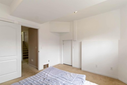 228 Paris Crescent, Fort Mcmurray, AB - Indoor Photo Showing Bedroom