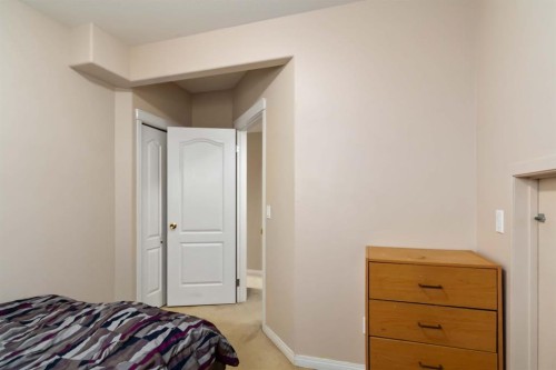228 Paris Crescent, Fort Mcmurray, AB - Indoor Photo Showing Bedroom