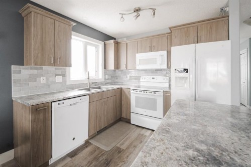 157 Swanson Crescent, Fort Mcmurray, AB - Indoor Photo Showing Kitchen