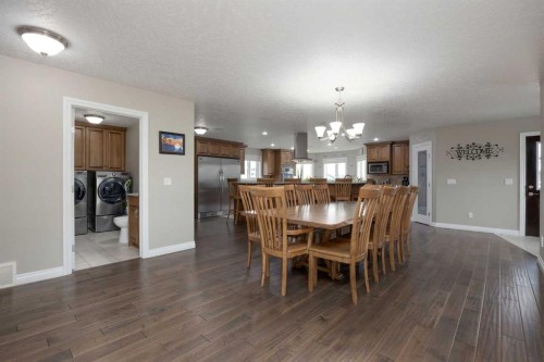 125 Beardsley Crescent, Fort Mcmurray, AB - Indoor Photo Showing Dining Room