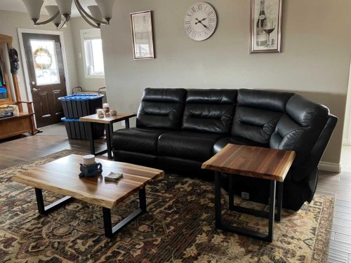 125 Beardsley Crescent, Fort Mcmurray, AB - Indoor Photo Showing Living Room