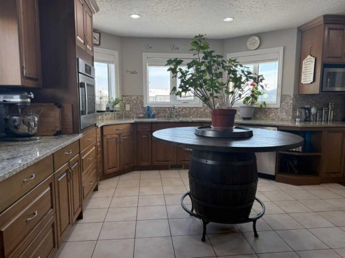 125 Beardsley Crescent, Fort Mcmurray, AB - Indoor Photo Showing Kitchen