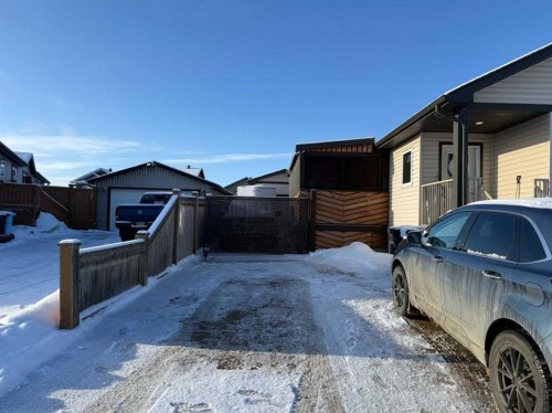 125 Beardsley Crescent, Fort Mcmurray, AB - Outdoor With Exterior