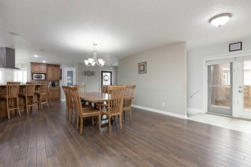 125 Beardsley Crescent, Fort Mcmurray, AB - Indoor Photo Showing Dining Room