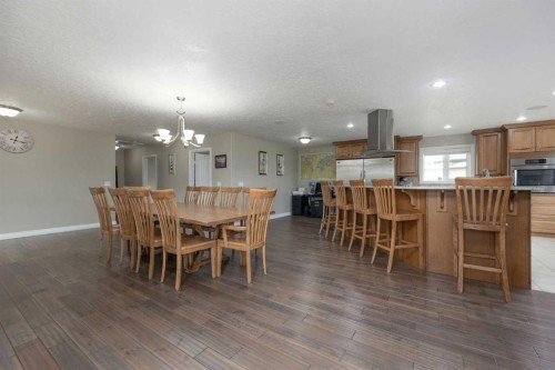 125 Beardsley Crescent, Fort Mcmurray, AB - Indoor Photo Showing Dining Room