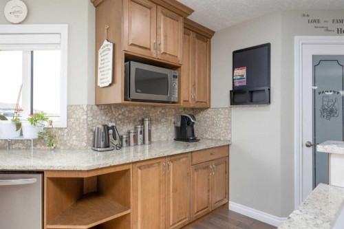 125 Beardsley Crescent, Fort Mcmurray, AB - Indoor Photo Showing Kitchen