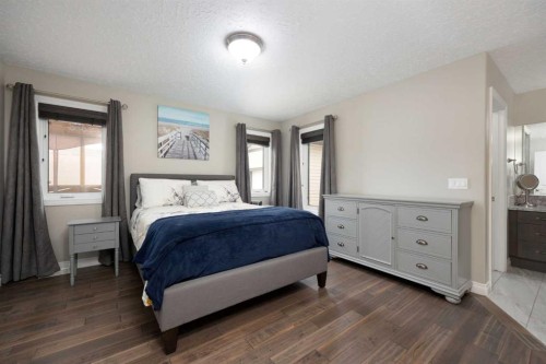 125 Beardsley Crescent, Fort Mcmurray, AB - Indoor Photo Showing Bedroom