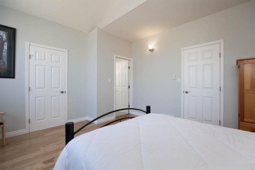 127 Berard Crescent, Fort Mcmurray, AB - Indoor Photo Showing Bedroom