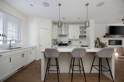 109 Olson Place, Fort Mcmurray, AB - Indoor Photo Showing Kitchen With Upgraded Kitchen