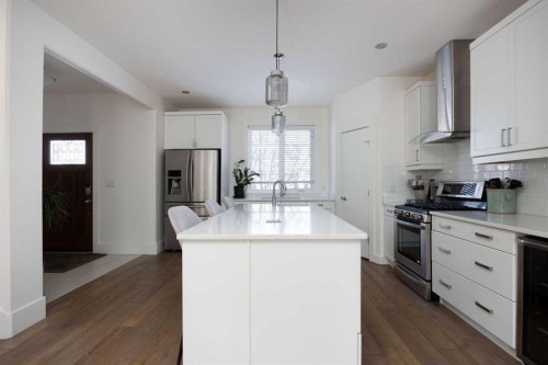 109 Olson Place, Fort Mcmurray, AB - Indoor Photo Showing Kitchen With Upgraded Kitchen