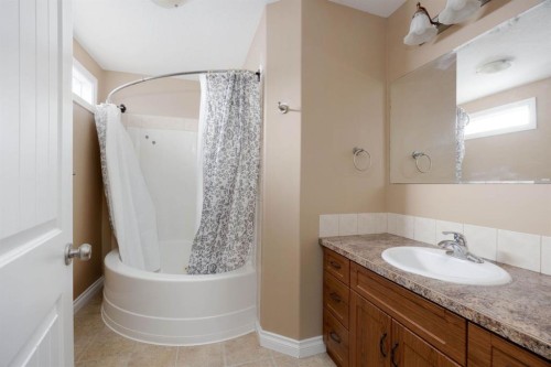 209 Ash Way, Fort Mcmurray, AB - Indoor Photo Showing Bathroom
