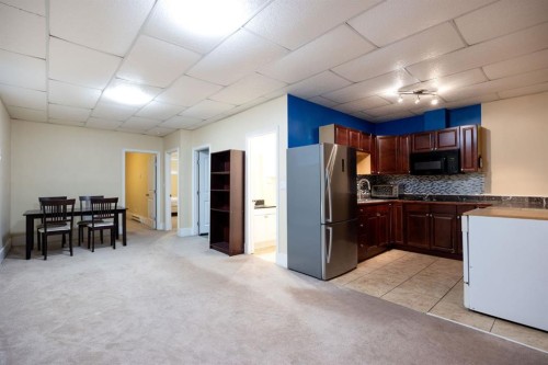 209 Ash Way, Fort Mcmurray, AB - Indoor Photo Showing Kitchen