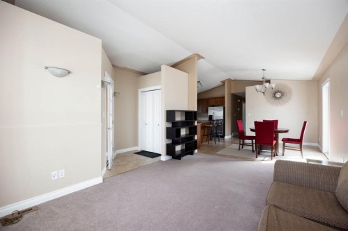 209 Ash Way, Fort Mcmurray, AB - Indoor Photo Showing Living Room