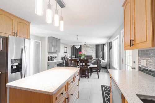 172 Berard Crescent, Fort Mcmurray, AB - Indoor Photo Showing Kitchen