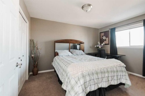 172 Berard Crescent, Fort Mcmurray, AB - Indoor Photo Showing Bedroom