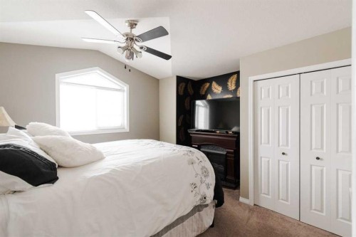 172 Berard Crescent, Fort Mcmurray, AB - Indoor Photo Showing Bedroom