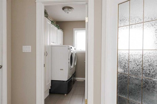 172 Berard Crescent, Fort Mcmurray, AB - Indoor Photo Showing Laundry Room