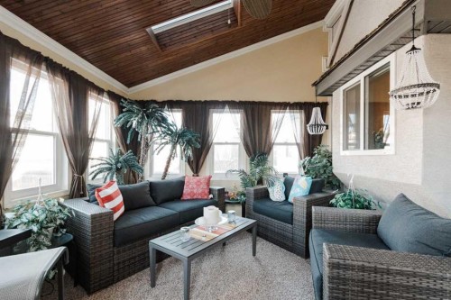 172 Berard Crescent, Fort Mcmurray, AB - Indoor Photo Showing Living Room