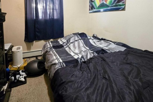 3209-200 Lougheed Drive, Fort Mcmurray, AB - Indoor Photo Showing Bedroom