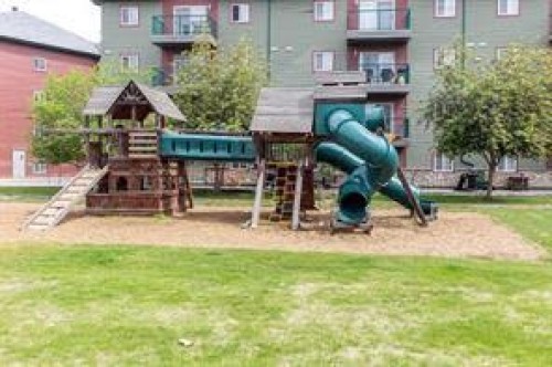 3209-200 Lougheed Drive, Fort Mcmurray, AB - Outdoor