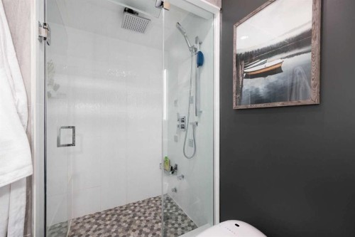 100 Simcoe Way, Fort Mcmurray, AB - Indoor Photo Showing Bathroom