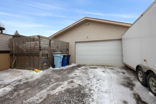 100 Simcoe Way, Fort Mcmurray, AB - Outdoor With Exterior