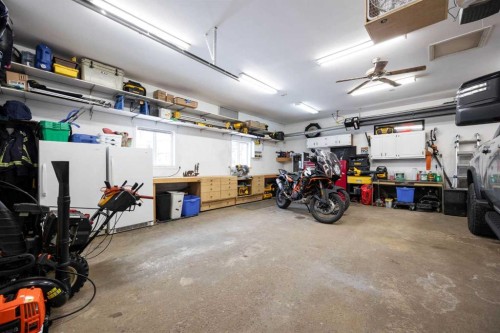100 Simcoe Way, Fort Mcmurray, AB - Indoor Photo Showing Garage