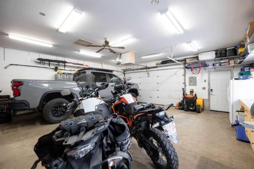 100 Simcoe Way, Fort Mcmurray, AB - Indoor Photo Showing Garage