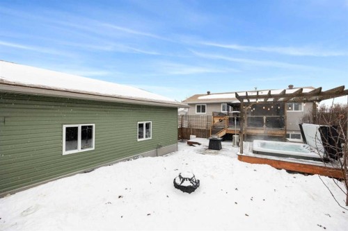 100 Simcoe Way, Fort Mcmurray, AB - Outdoor