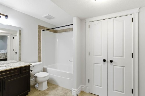 157 Mayflower Crescent, Fort Mcmurray, AB - Indoor Photo Showing Bathroom