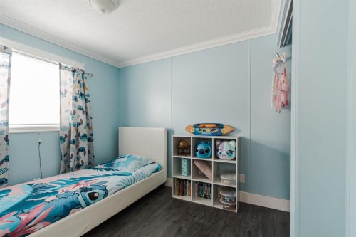 152 Harpe Way, Fort Mcmurray, AB - Indoor Photo Showing Bedroom