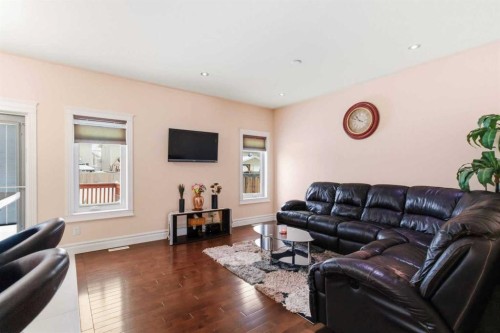 224 Coniker Crescent, Fort Mcmurray, AB - Indoor Photo Showing Living Room