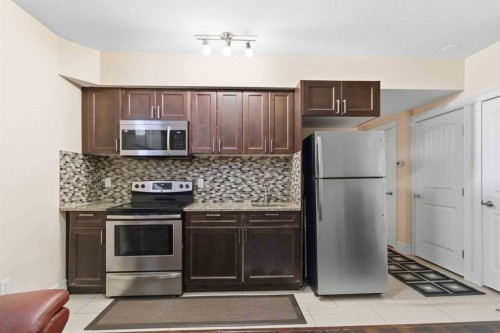 224 Coniker Crescent, Fort Mcmurray, AB - Indoor Photo Showing Kitchen With Upgraded Kitchen