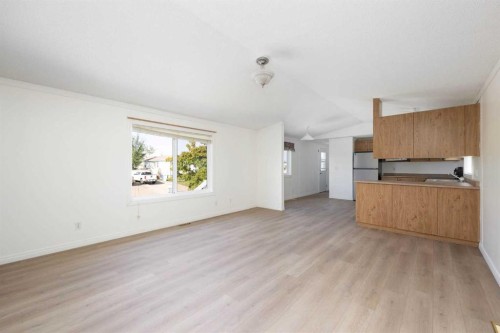 465 Harpe Way, Fort Mcmurray, AB - Indoor Photo Showing Living Room
