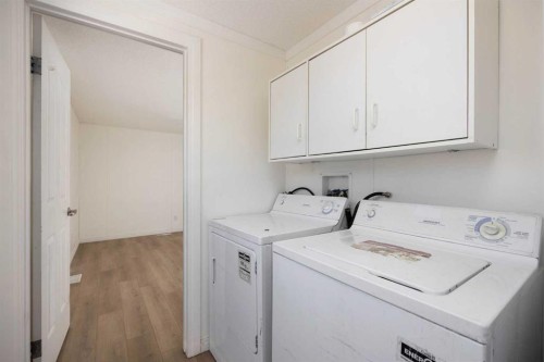 465 Harpe Way, Fort Mcmurray, AB - Indoor Photo Showing Laundry Room