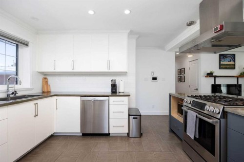 208 Silica Place, Fort Mcmurray, AB - Indoor Photo Showing Kitchen With Double Sink