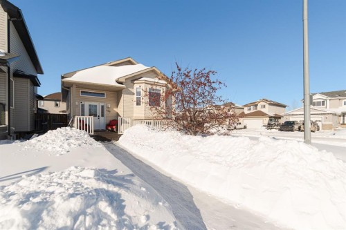 100 Honeysuckle Way, Fort Mcmurray, AB - Outdoor