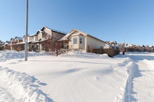 100 Honeysuckle Way, Fort Mcmurray, AB - Outdoor