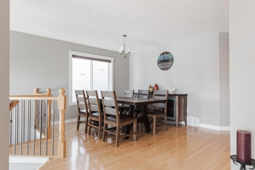 100 Honeysuckle Way, Fort Mcmurray, AB - Indoor Photo Showing Dining Room