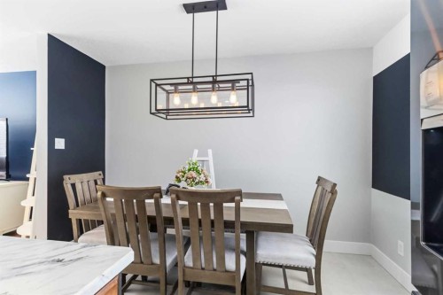 17 Clark Crescent, Fort Mcmurray, AB - Indoor Photo Showing Dining Room