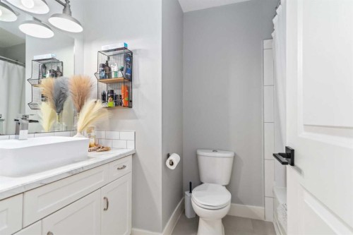 17 Clark Crescent, Fort Mcmurray, AB - Indoor Photo Showing Bathroom