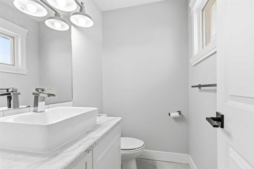 17 Clark Crescent, Fort Mcmurray, AB - Indoor Photo Showing Bathroom