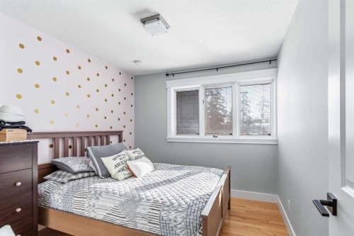 17 Clark Crescent, Fort Mcmurray, AB - Indoor Photo Showing Bedroom