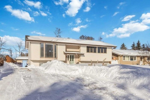 17 Clark Crescent, Fort Mcmurray, AB - Outdoor With Facade